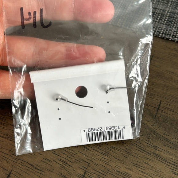 J14. CHARTER CLUB - Mauve Purple Beaded Clear Gunmetal Hook Dangle Earrings NEW - Picture 2 of 2